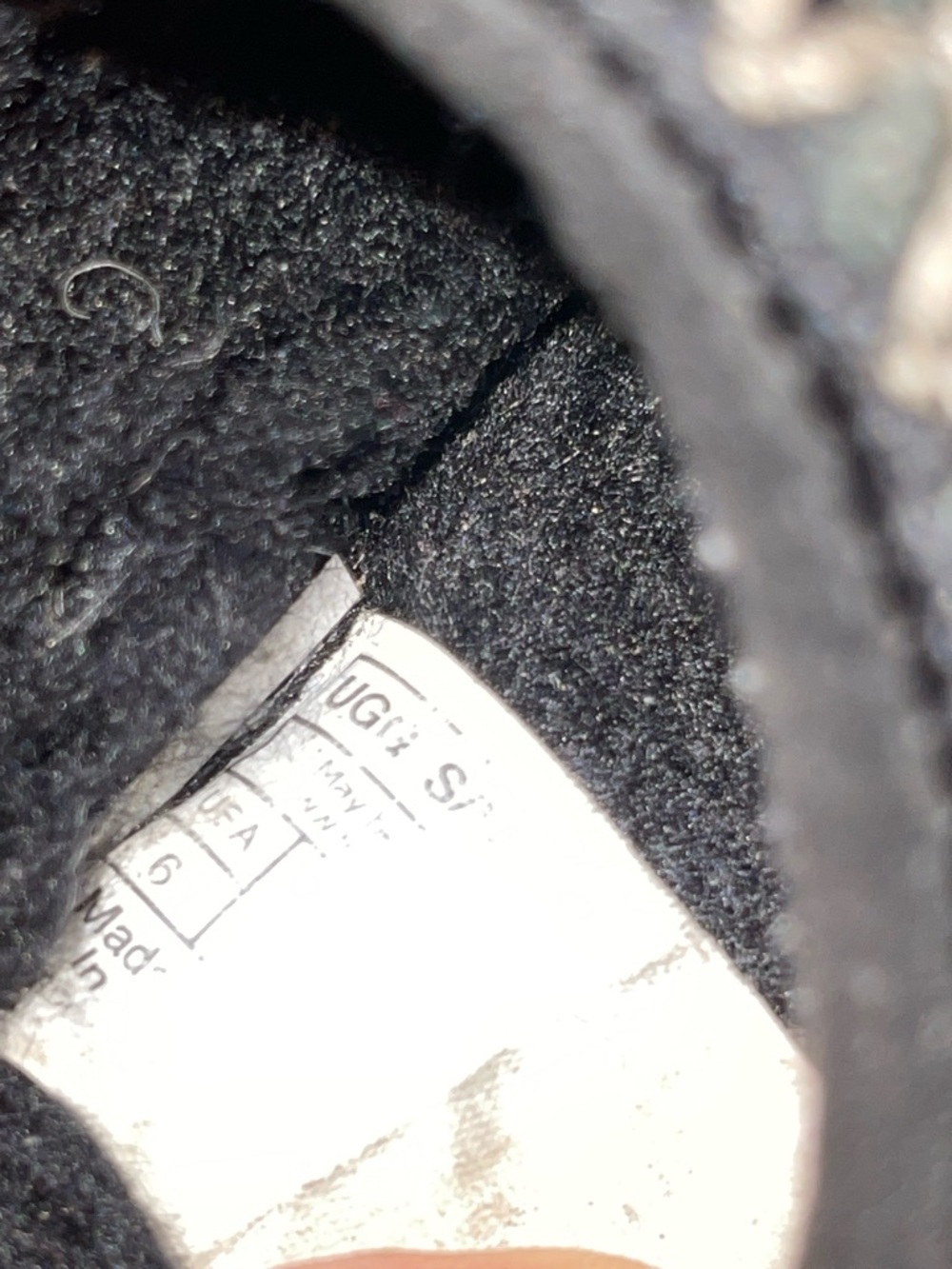 UGG Tasman Slipper II | Size 6 Kids - Picture 9 of 10